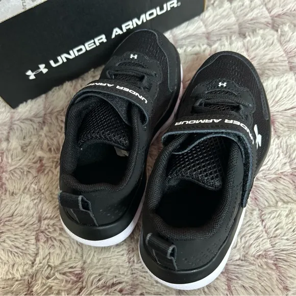 Under Armour Assert Boy sneakers