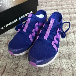 Under Armour Girl Infinity 3 frosty Sneaker Size 6Y