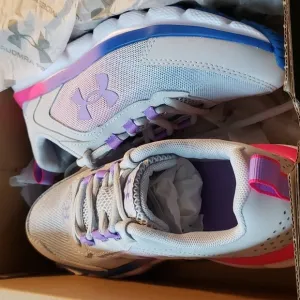 UNDER Armour Girls Assert Sneakers