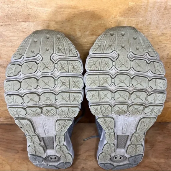 Under Armour HOVR Infinite REFLECTIVE Womens Sz 7.5 Running Shoes Sneakers Gray