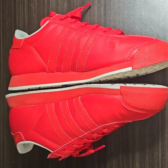 UNISEX Adidas Samoa Red Sneakers Size 6