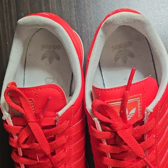 UNISEX Adidas Samoa Red Sneakers Size 6