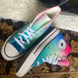 Unisex Chuck Taylor Converse sneakers high top M5 W7