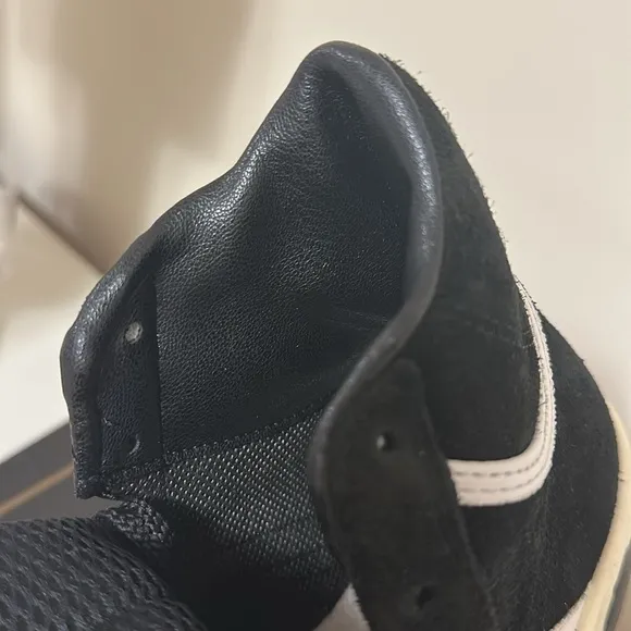 Unisex high top sneakers