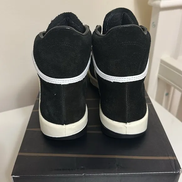 Unisex high top sneakers