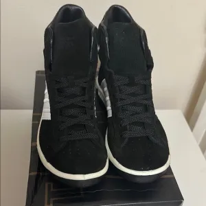 Unisex high top sneakers