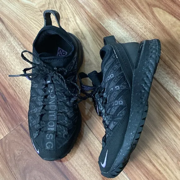 Unisex Nike React ACG size 4  sneakers