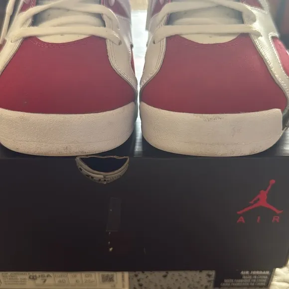 Unisex Red and White AIR JORDAN’S Nike Sneakers men’s size 7 women’s size 9