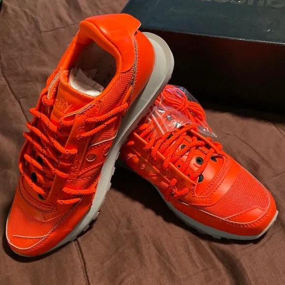 Unisex Red Sneakers by Saucony Brand. NIB!