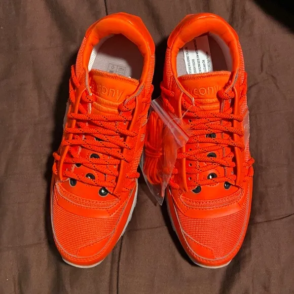 Unisex Red Sneakers by Saucony Brand. NIB!