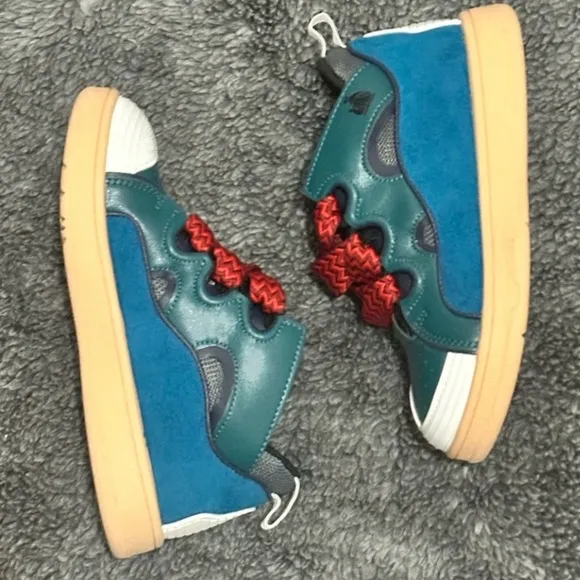 Unisex sneakers size 13