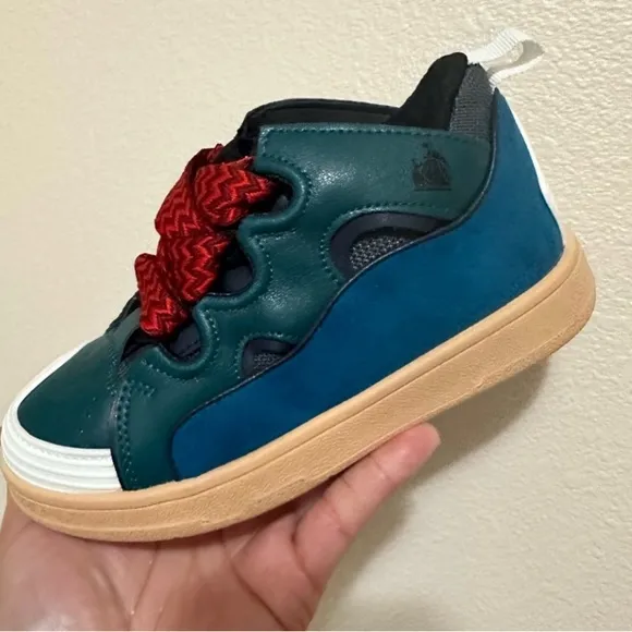 Unisex sneakers size 13