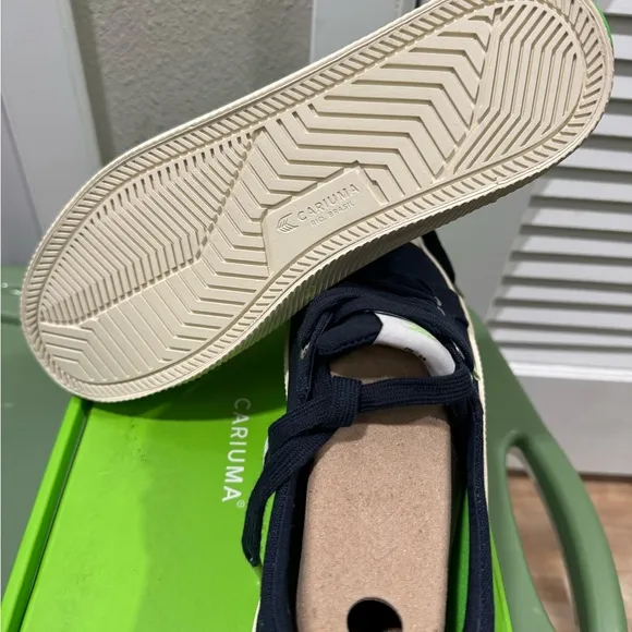 Unisex sneakers women’s 10 men’s 8.5