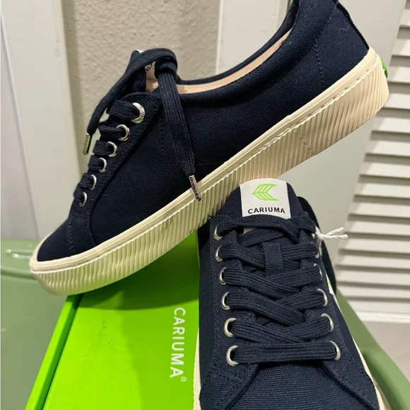 Unisex sneakers women’s 10 men’s 8.5