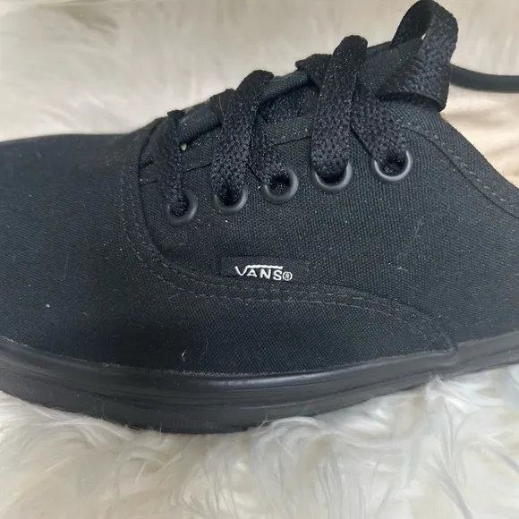 Unisex Vans Black Canvas Sneakers size men 9 women 10.5 like new
