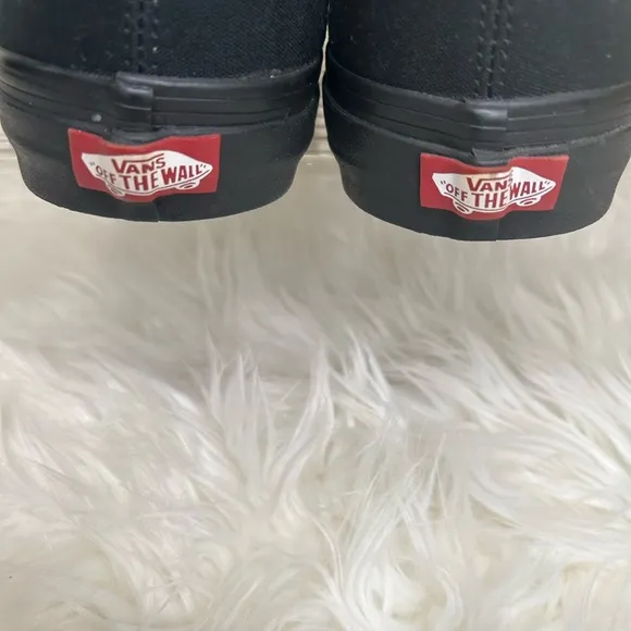 Unisex Vans Black Canvas Sneakers size men 9 women 10.5 like new