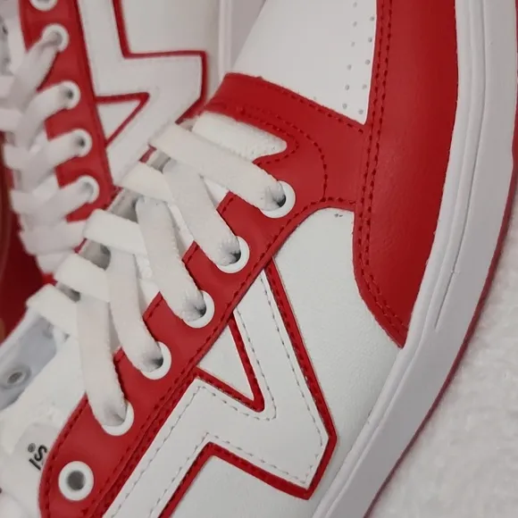Unisex Vans Lowland Cc Sneakers