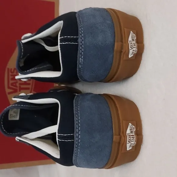 Unisex Vans Style 36 Sneakers