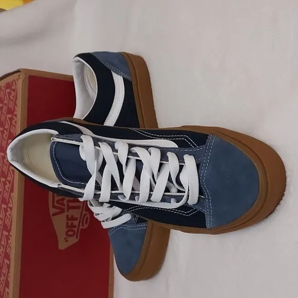 Unisex Vans Style 36 Sneakers