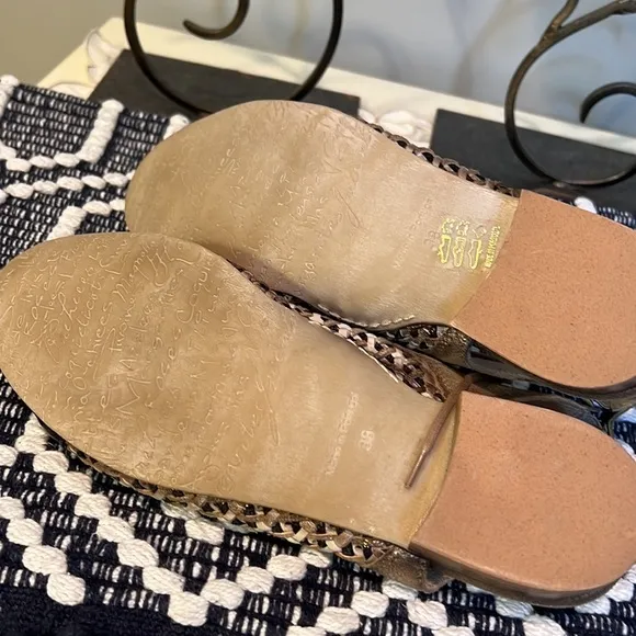 Unity In Diversity Oxford Black Gold Metallic Open Back Flats New