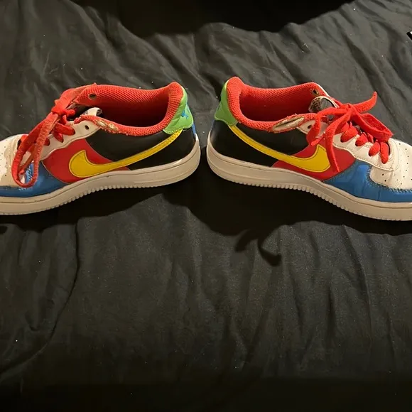 Used air force ones limited addition uno sneakers