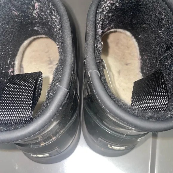 Used girl boots size 1