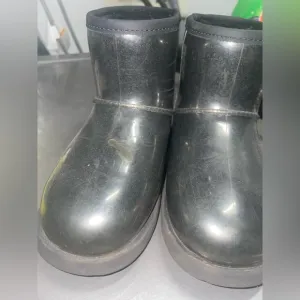 Used girl boots size 1