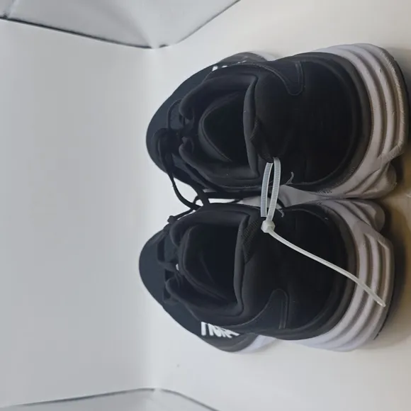 USED Hoka One One Bondi 8 Running Shoes Color Black Mens Size 8.5E