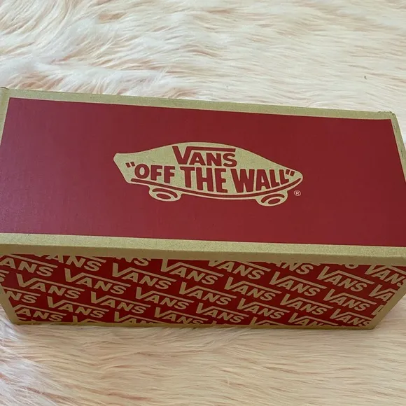 Vans🌷 Asher Slip-on Skate Shoes.🌷