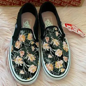 Vans🌷 Asher Slip-on Skate Shoes.🌷