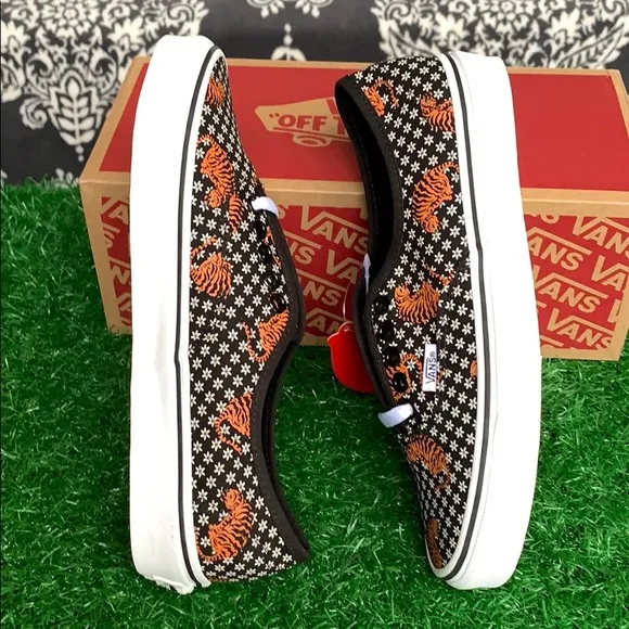 VANS AUTHENTIC TIGER FLORAL BLACK/TRUE WHITE WMNS