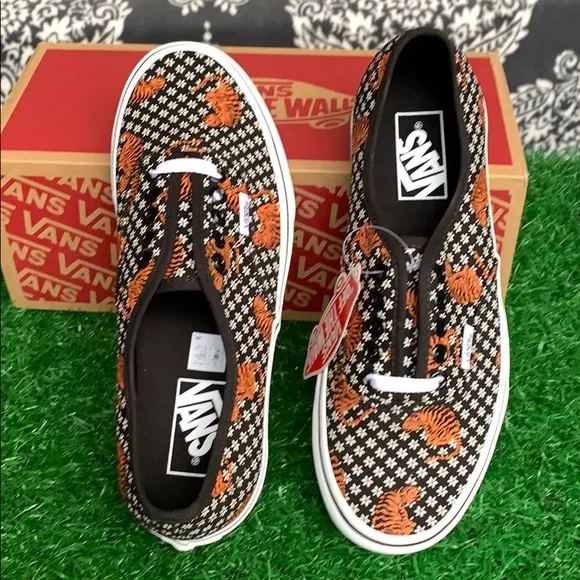 VANS AUTHENTIC TIGER FLORAL BLACK/TRUE WHITE WMNS