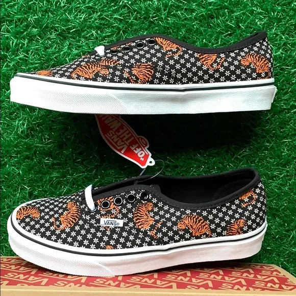 VANS AUTHENTIC TIGER FLORAL BLACK/TRUE WHITE WMNS