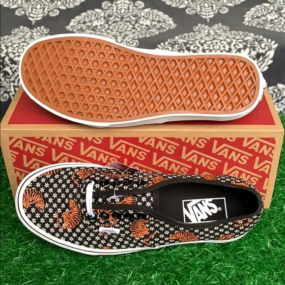 VANS AUTHENTIC TIGER FLORAL BLACK/TRUE WHITE WMNS
