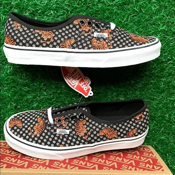 VANS AUTHENTIC TIGER FLORAL BLACK/TRUE WHITE WMNS