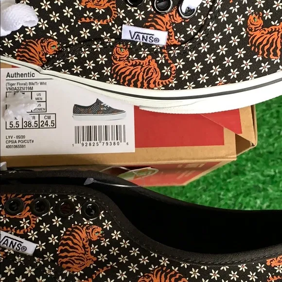 VANS AUTHENTIC TIGER FLORAL BLACK/TRUE WHITE WMNS