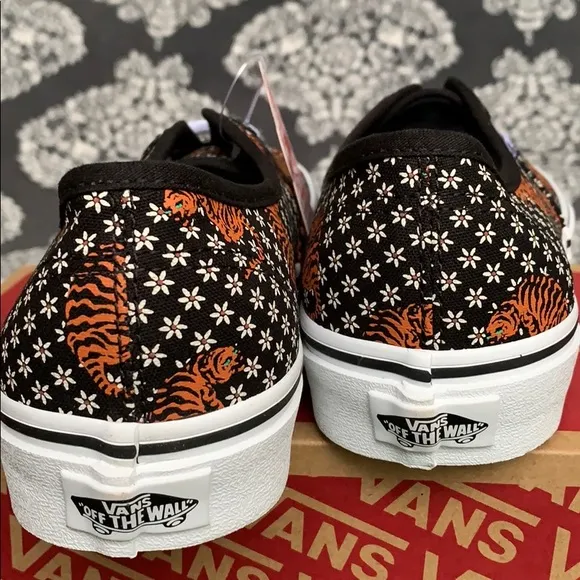 VANS AUTHENTIC TIGER FLORAL BLACK/TRUE WHITE WMNS