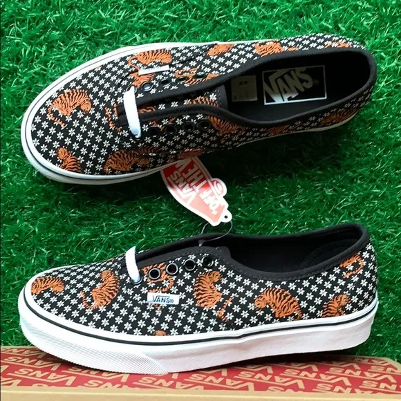 VANS AUTHENTIC TIGER FLORAL BLACK/TRUE WHITE WMNS
