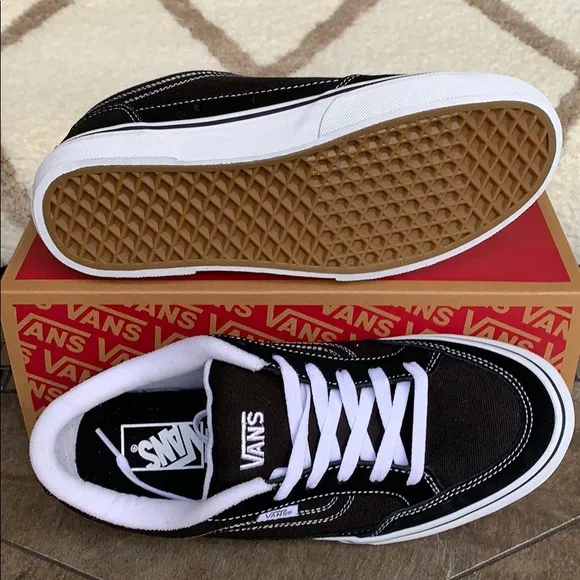 ••VANS BEARCAT BLACK/WHITE WMNS