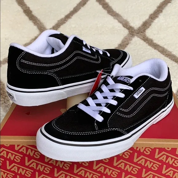 ••VANS BEARCAT BLACK/WHITE WMNS