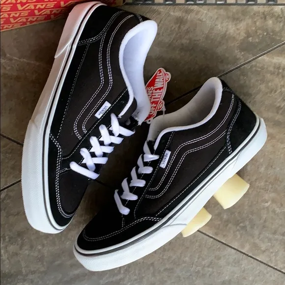 ••VANS BEARCAT BLACK/WHITE WMNS