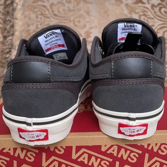 Vans Chukka Low Raven/Marshmallow WMNS