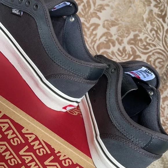 Vans Chukka Low Raven/Marshmallow WMNS