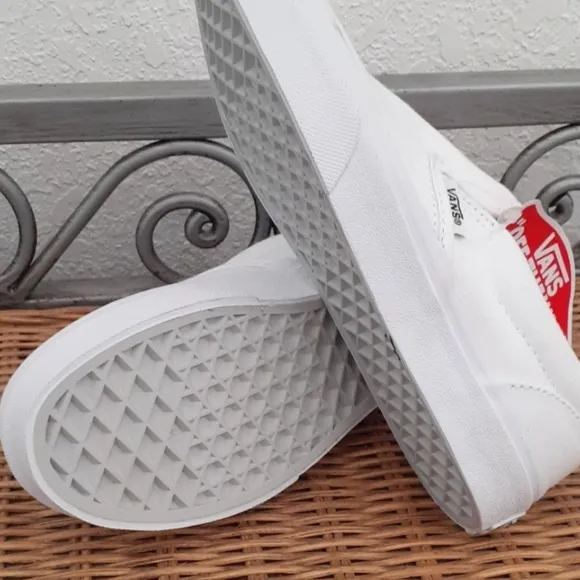 VANS KIDS WHITE UNISEX CUSTOM NATALIE SLIP ON SNEAKERS