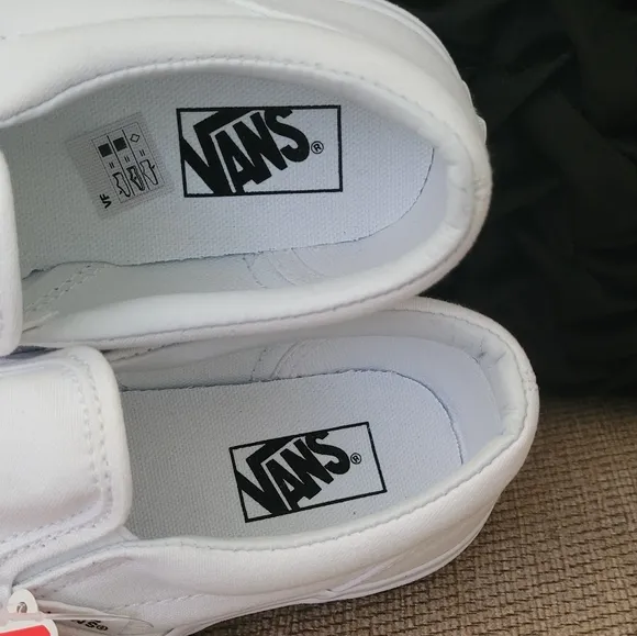 VANS KIDS WHITE UNISEX CUSTOM NATALIE SLIP ON SNEAKERS