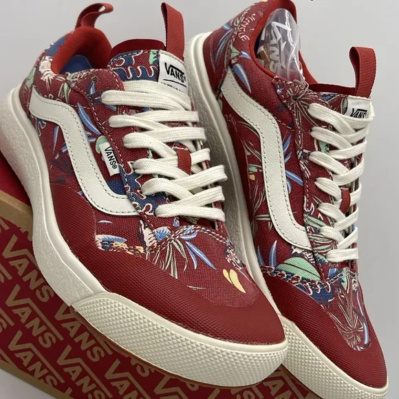 Vans Men’s Red Floral Sneakers Ultrarange Exo (Hawaiianjngl)ChlolmshVN0A4UWMAMX