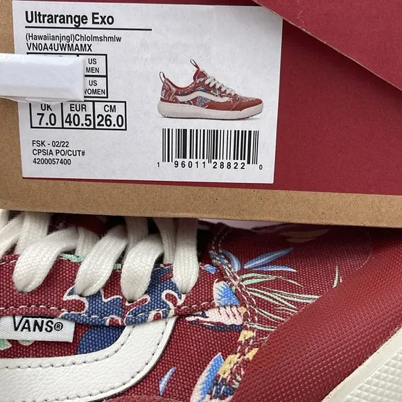 Vans Men’s Red Floral Sneakers Ultrarange Exo (Hawaiianjngl)ChlolmshVN0A4UWMAMX