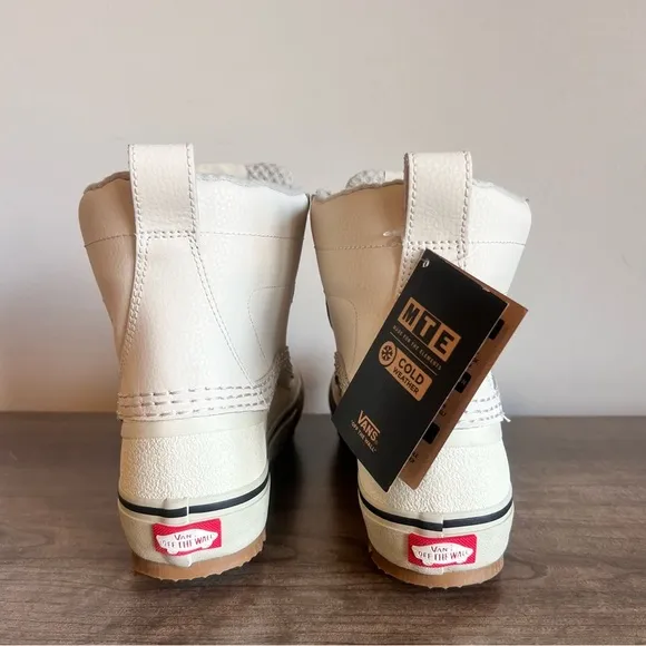 VANS MTE Standard Mid Unisex Boot Size 9 or 10.5 SKU#243171