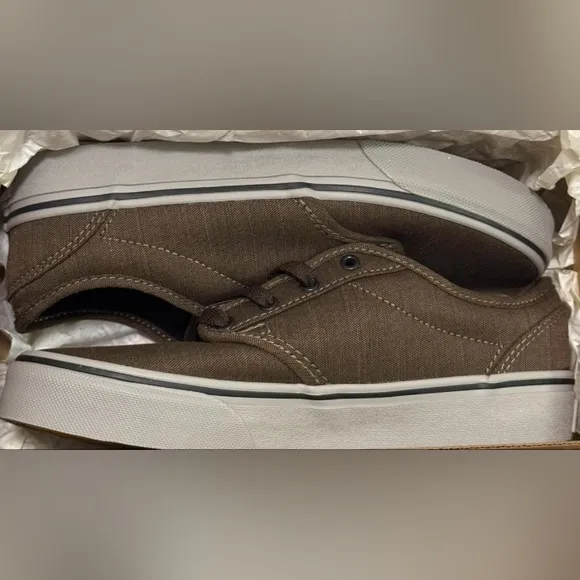 VANS Off The Wall 4200299624 Kids sneakers, Brown Color, Size 3.5