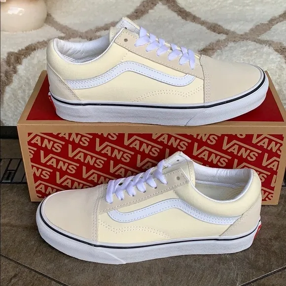 VANS OLD SKOOL CLASSIC White/True White WMNS